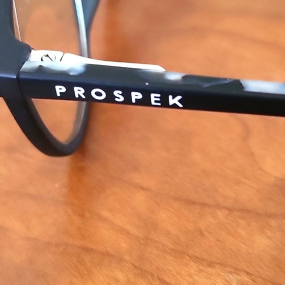 PROSPEK KIDS K317 BLUE LIGHT FILTER GLASSES & CASE - Picture 6 of 7